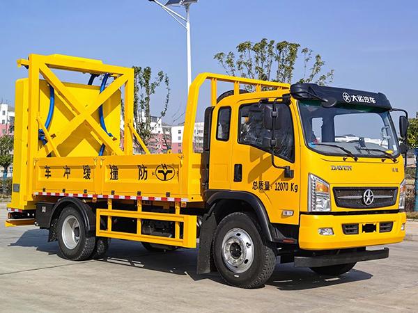 大运100K防撞缓冲车