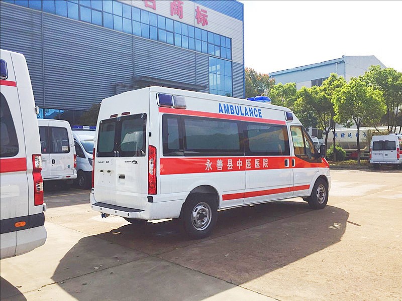 福特新时代V348长轴中顶救护车